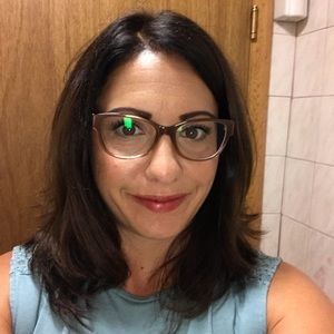 Meet your Posher, Desiree